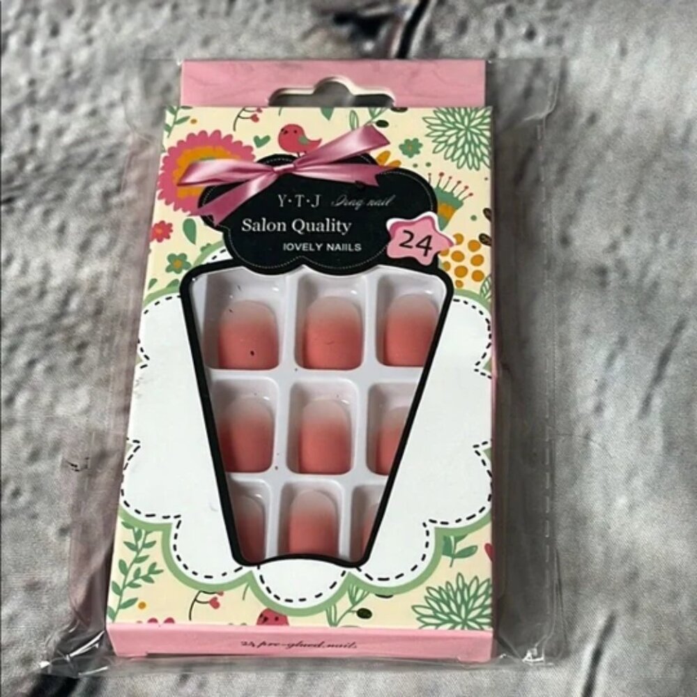 Lovely Nails Pink Press-On Set